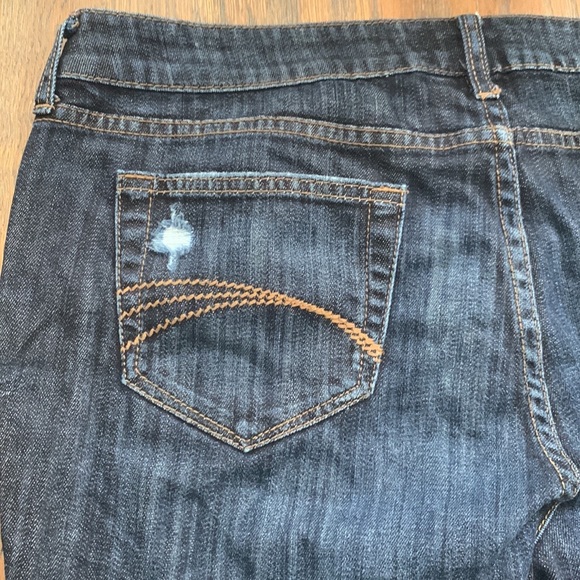 Decree Distressed Super Skinny Jeans, Junior Size 15, Darker Blue Whiskered GUC - Picture 12 of 14